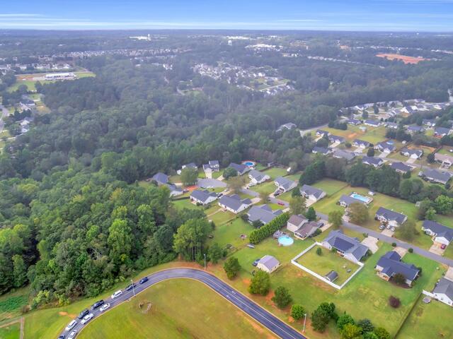 Photo of 129 Saint James Court