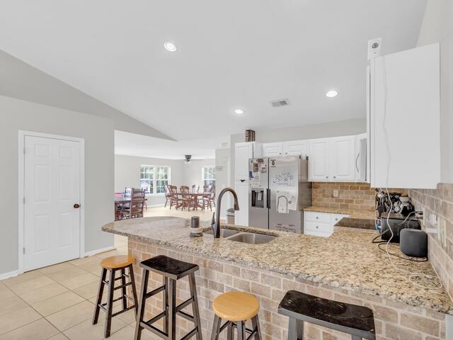 Photo of 129 Saint James Court