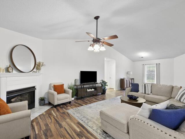 Photo of 687 Robinson Road