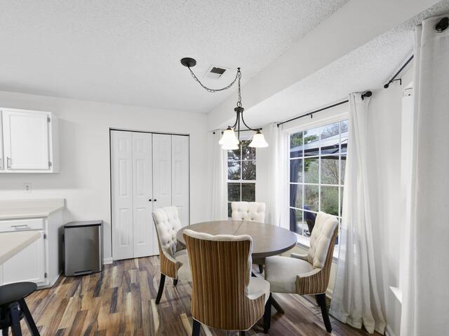 Photo of 687 Robinson Road