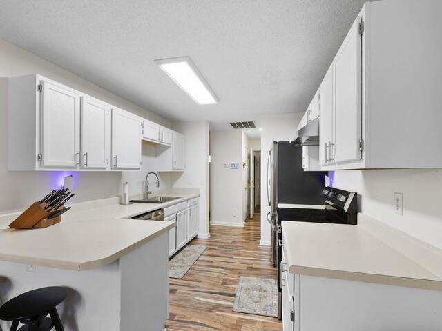 Photo of 687 Robinson Road