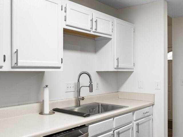 Photo of 687 Robinson Road