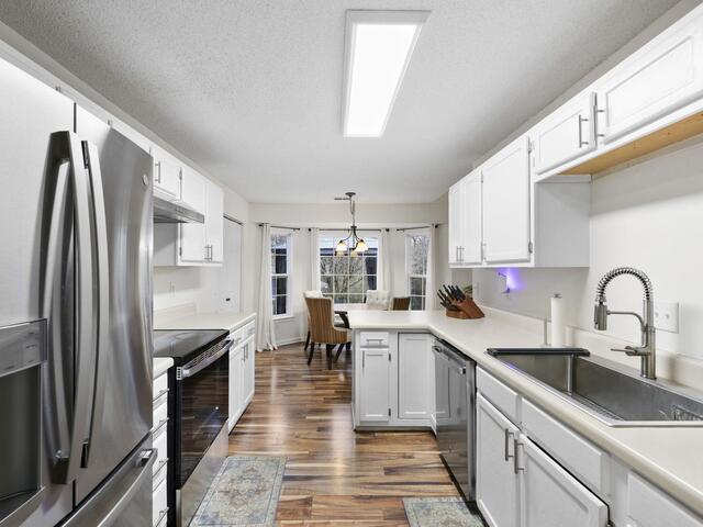 Photo of 687 Robinson Road