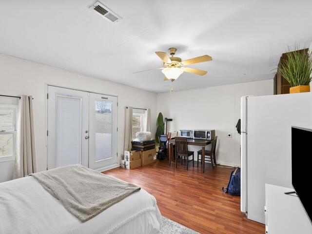 Photo of 687 Robinson Road