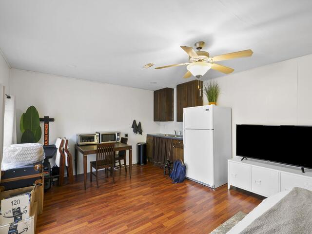 Photo of 687 Robinson Road