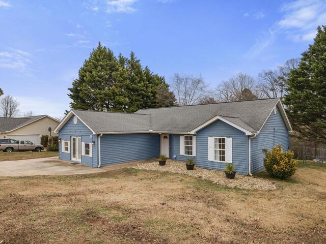 Photo of 687 Robinson Road