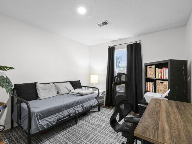 Photo of 687 Robinson Road