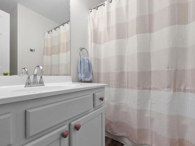 Photo of 687 Robinson Road