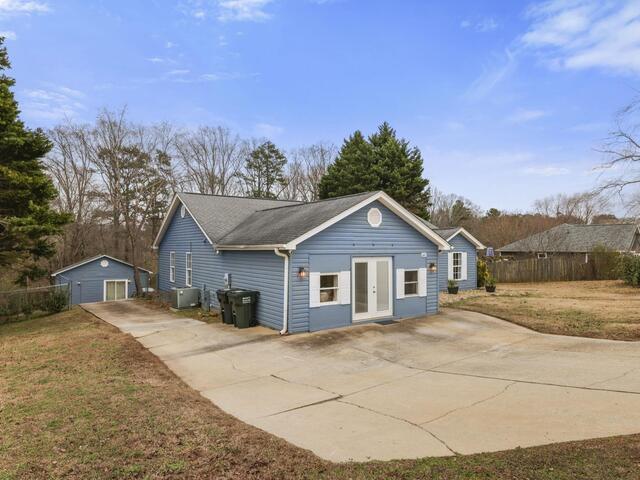 Photo of 687 Robinson Road