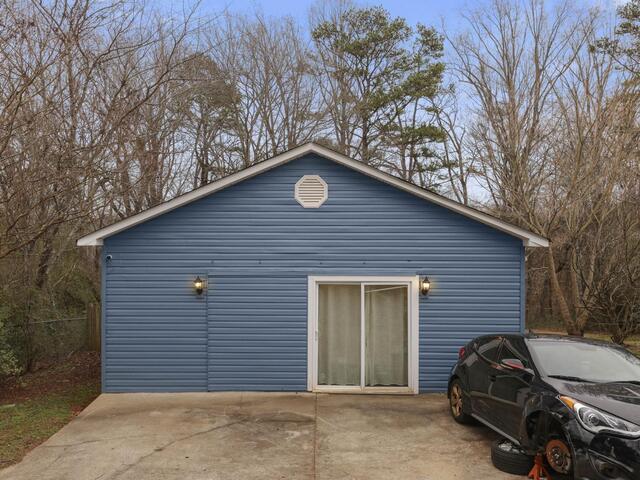 Photo of 687 Robinson Road