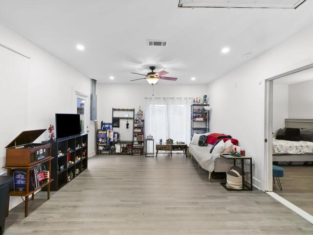 Photo of 687 Robinson Road