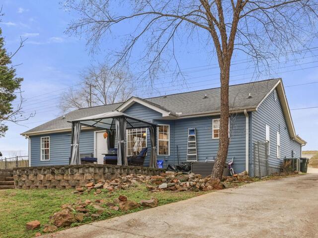 Photo of 687 Robinson Road