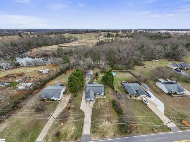 Photo of 687 Robinson Road