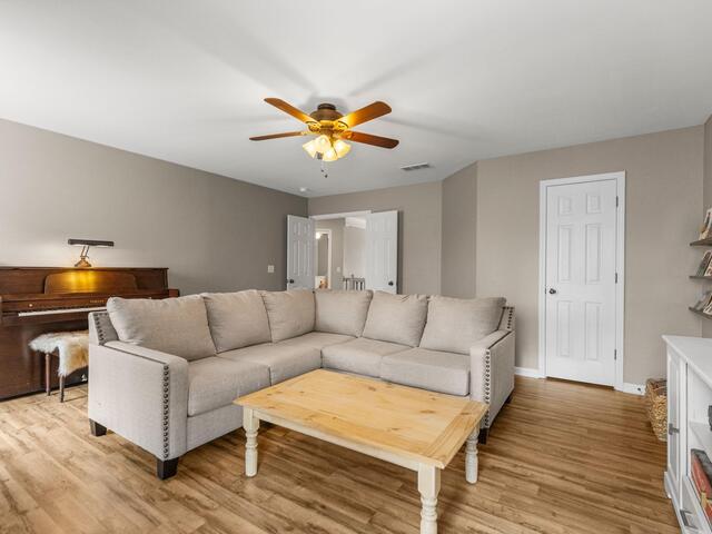 Photo of 6 Springhead Way