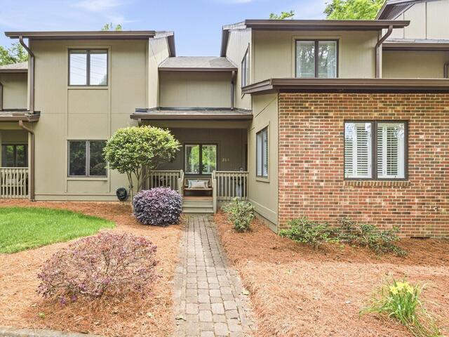 Photo of 203 Ingleside Way