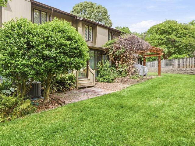 Photo of 203 Ingleside Way