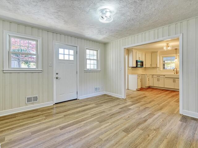 Photo of 132 Walden Circle