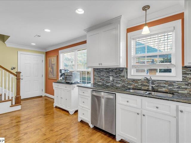 Photo of 14 Manorwood Court