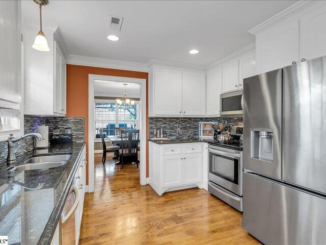 Photo of 14 Manorwood Court