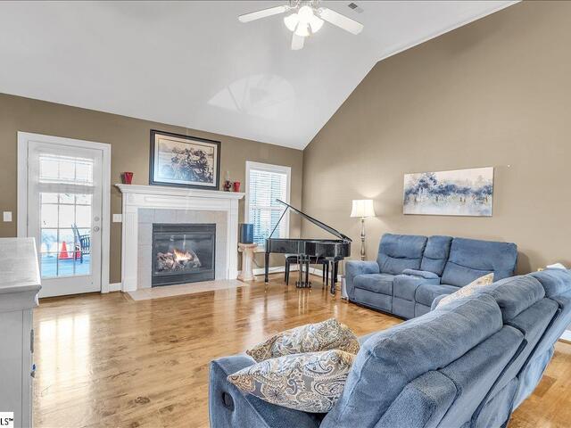 Photo of 14 Manorwood Court