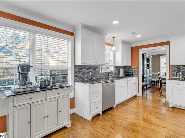 Photo of 14 Manorwood Court