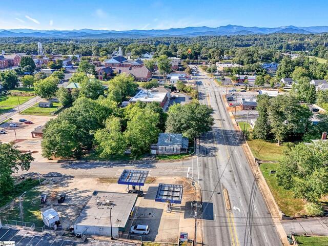 Photo of 220 Hampton Avenue