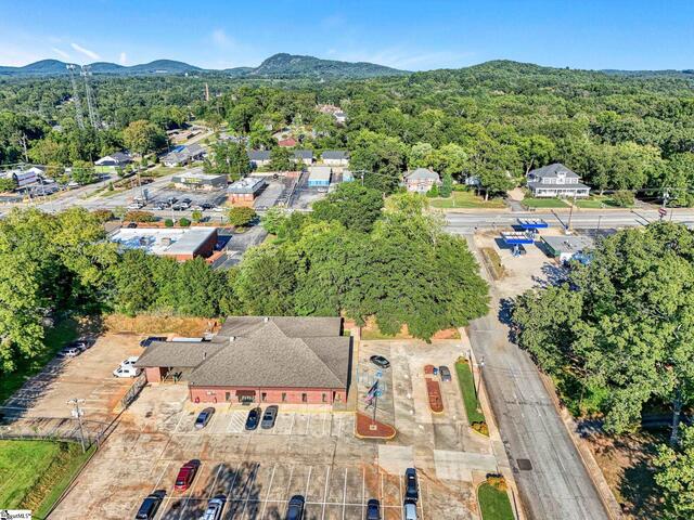 Photo of 220 Hampton Avenue