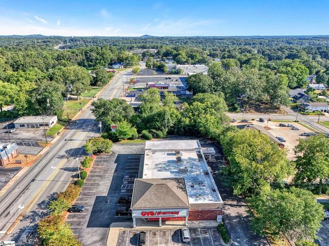 Photo of 220 Hampton Avenue