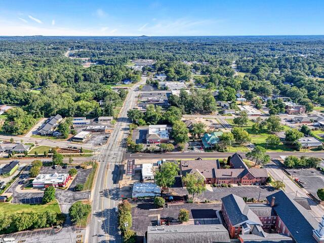 Photo of 220 Hampton Avenue