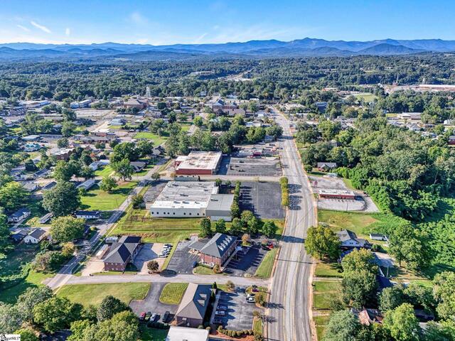 Photo of 220 Hampton Avenue