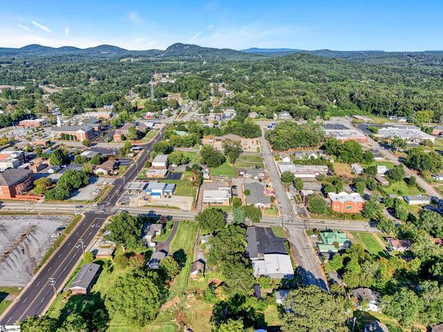 Photo of 220 Hampton Avenue