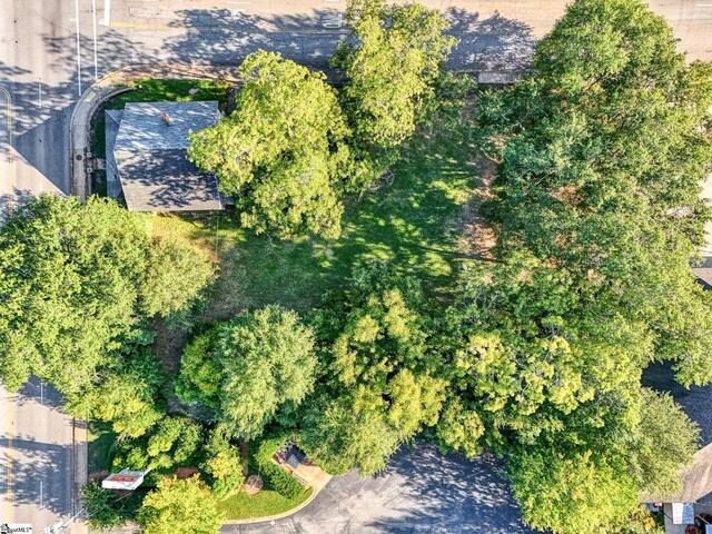 Photo of 220 Hampton Avenue