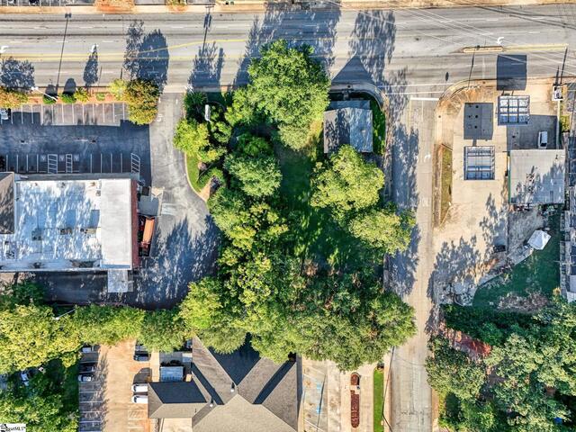 Photo of 220 Hampton Avenue