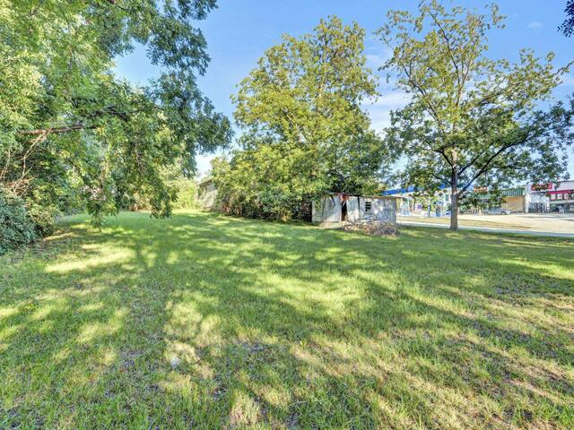 Photo of 220 Hampton Avenue