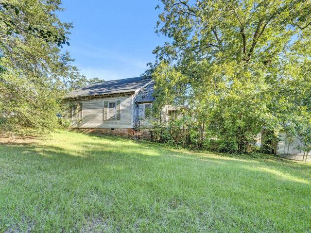 Photo of 220 Hampton Avenue