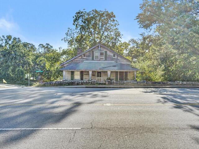 Photo of 220 Hampton Avenue