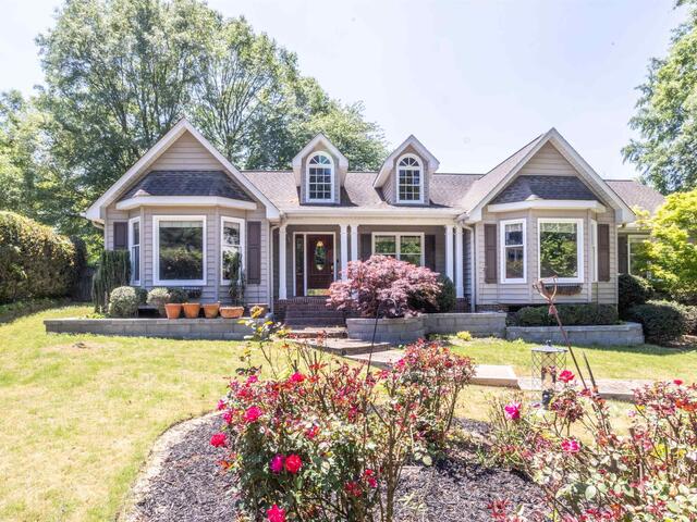 Photo of 306 Cottonwood Court