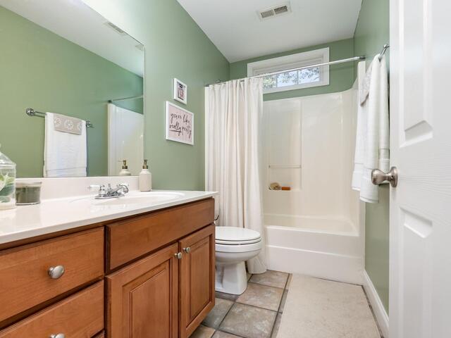 Photo of 215 Savannah Drive