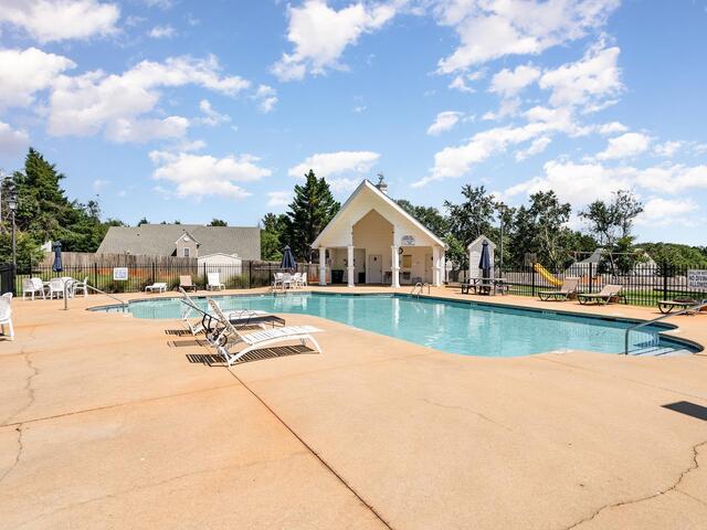 Photo of 215 Savannah Drive