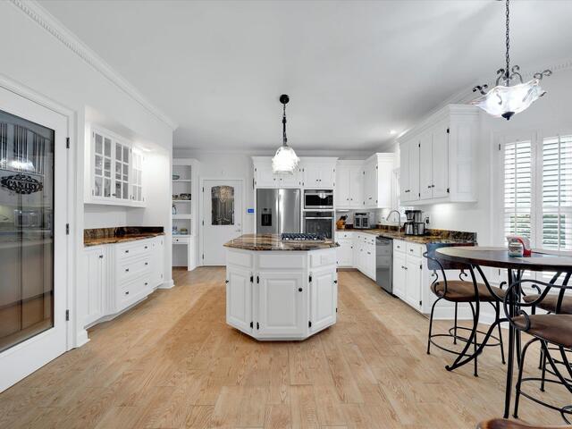 Photo of 201 Wiltshire Court