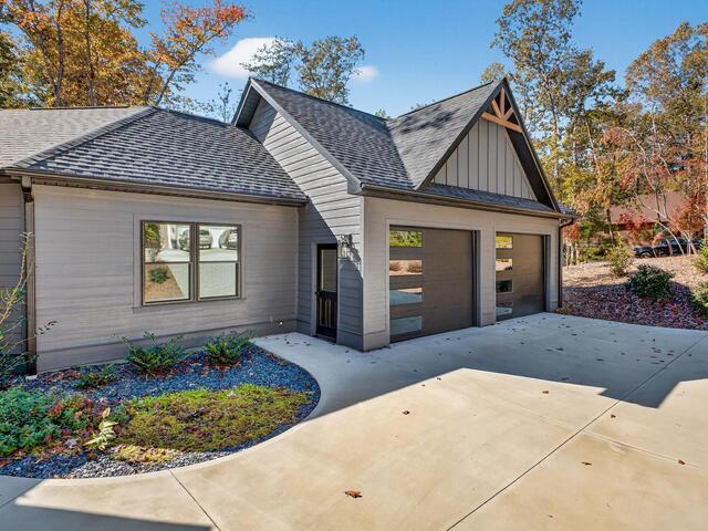 Photo of 709 Keowee Bay Circle