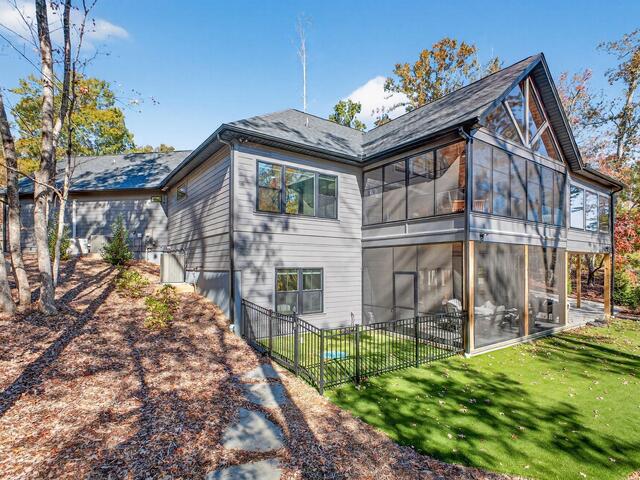 Photo of 709 Keowee Bay Circle