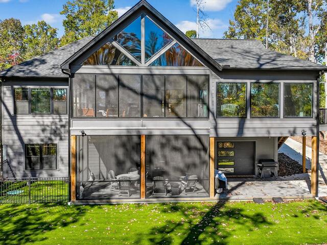 Photo of 709 Keowee Bay Circle