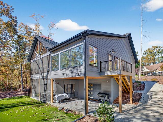 Photo of 709 Keowee Bay Circle