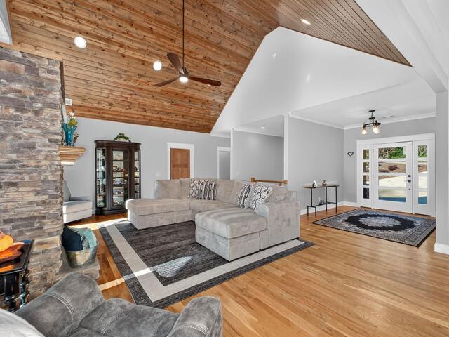 Photo of 709 Keowee Bay Circle