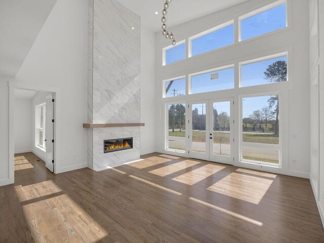 Photo of 8 Village Crest Drive