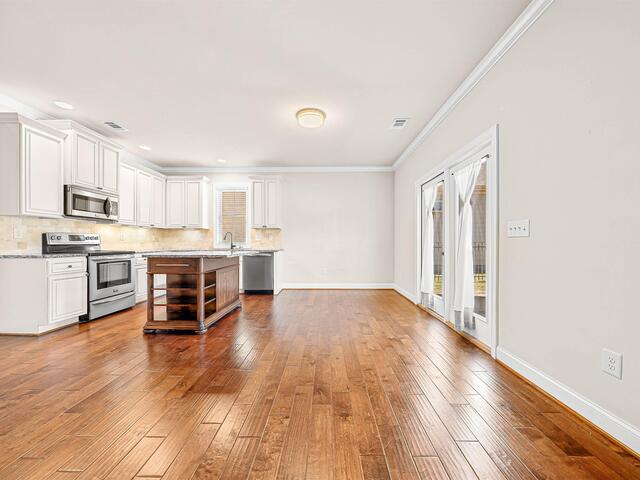 Photo of 330 Belle Oaks Drive