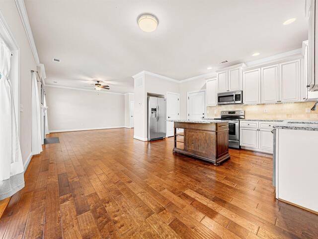 Photo of 330 Belle Oaks Drive