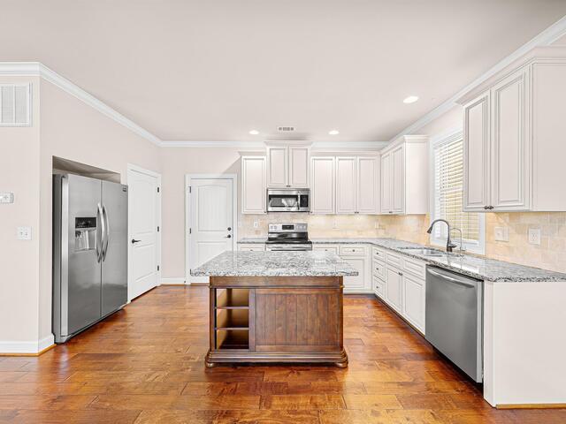 Photo of 330 Belle Oaks Drive