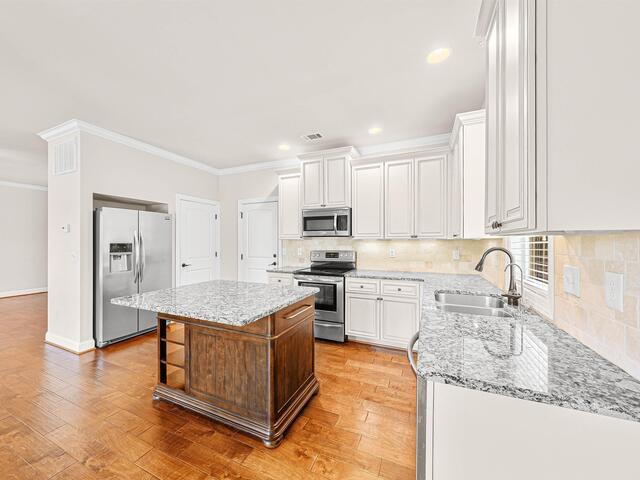 Photo of 330 Belle Oaks Drive